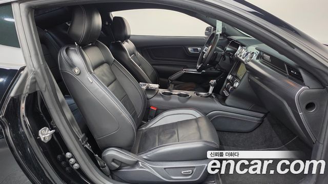 Ford Mustang 2019 — photo 16