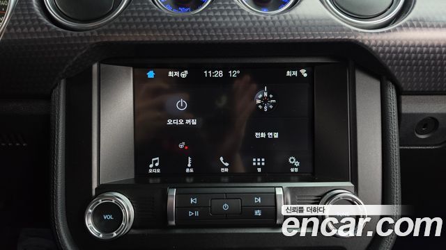 Ford Mustang 2019 — photo 32
