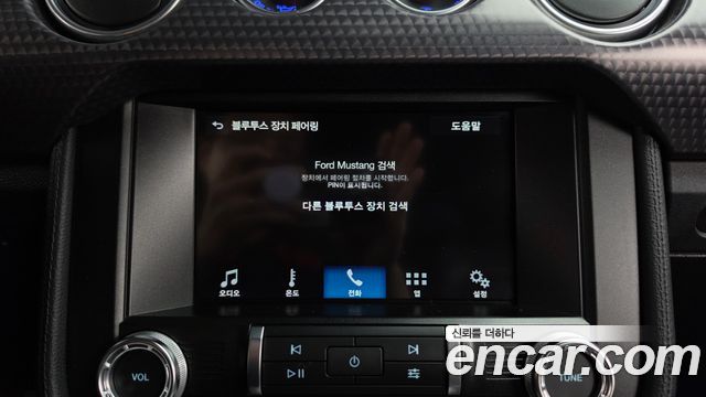Ford Mustang 2019 — photo 33