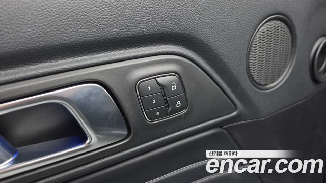 Ford Mustang 2019 — photo 34