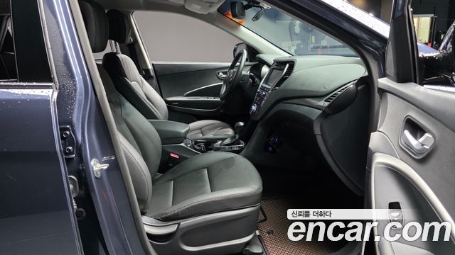 Hyundai Santafe 2018 — photo 16