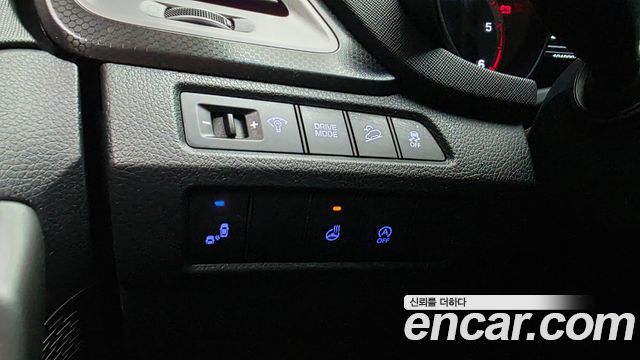 Hyundai Santafe 2018 — photo 27