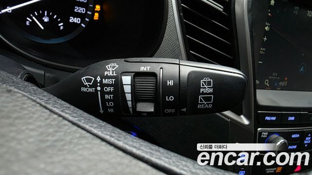 Hyundai Santafe 2018 — photo 28