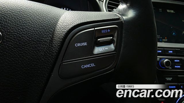 Hyundai Santafe 2018 — photo 31