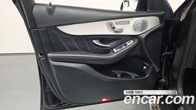 Mercedes-Benz GLC-Class 2018 — photo 14