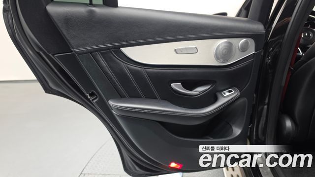 Mercedes-Benz GLC-Class 2018 — photo 15