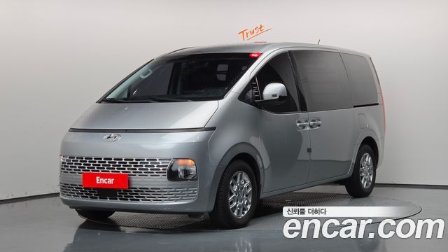 Hyundai Staria 2022 — photo 1