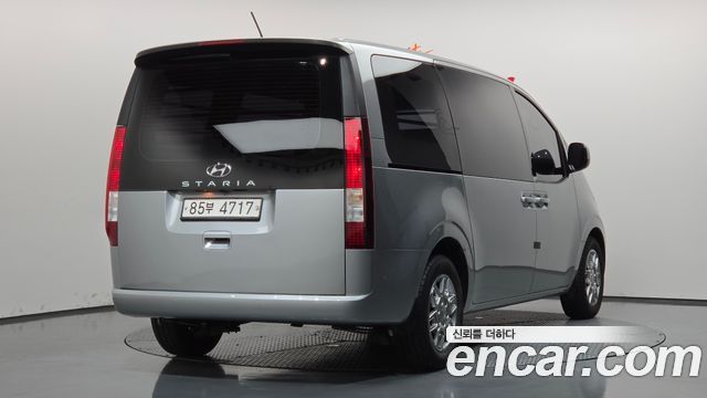 Hyundai Staria 2022 — photo 2