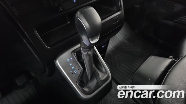 Hyundai Staria 2022 — photo 12
