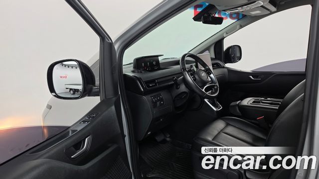 Hyundai Staria 2022 — photo 13