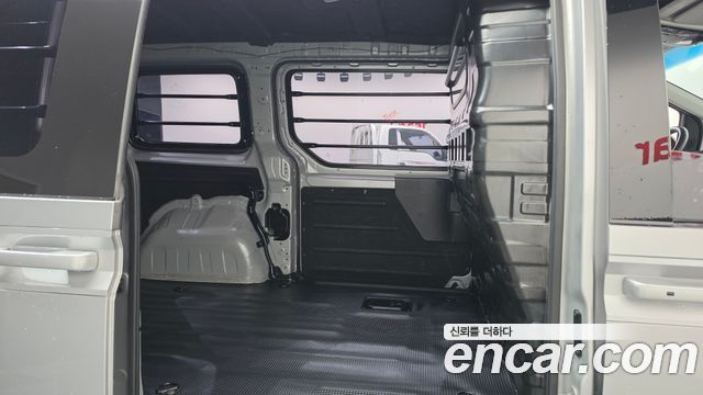 Hyundai Staria 2022 — photo 17