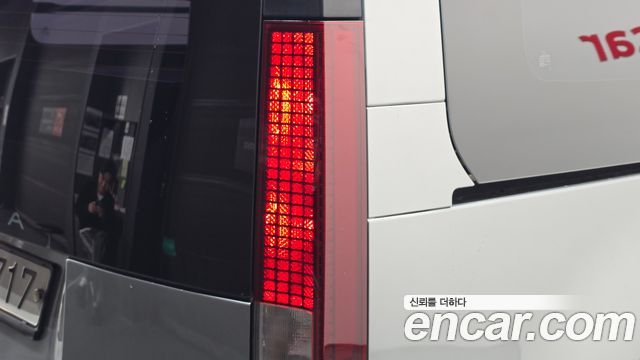 Hyundai Staria 2022 — photo 9