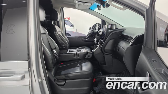 Hyundai Staria 2022 — photo 16