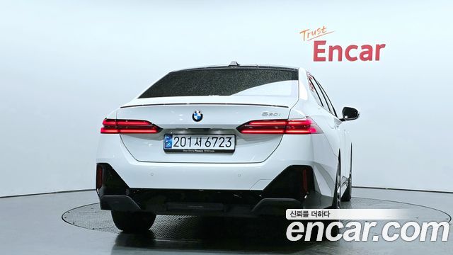 BMW 5-Series 2025 — photo 4