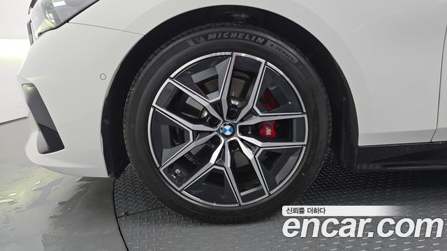 BMW 5-Series 2025 — photo 5
