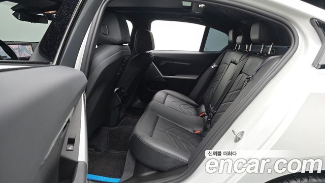 BMW 5-Series 2025 — photo 12