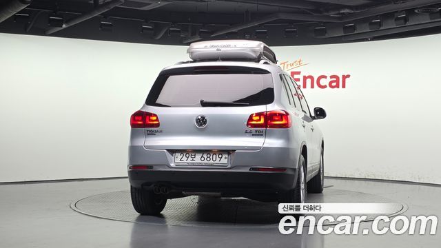 Volkswagen Tiguan 2012 — photo 4