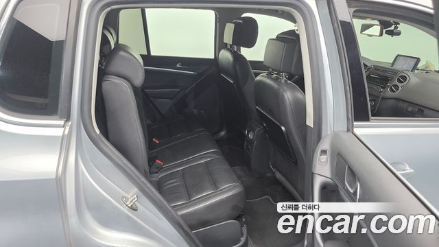 Volkswagen Tiguan 2012 — photo 12