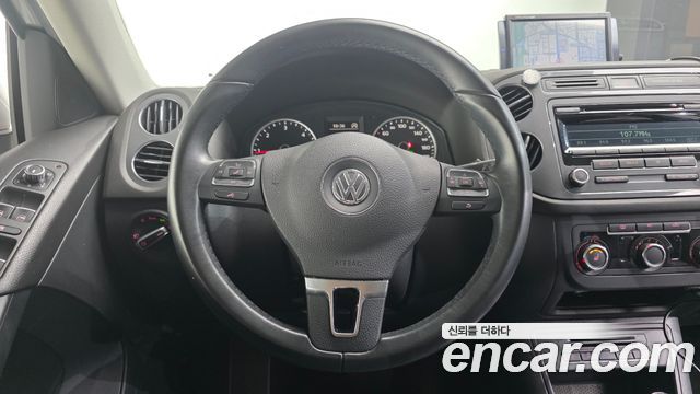 Volkswagen Tiguan 2012 — photo 13