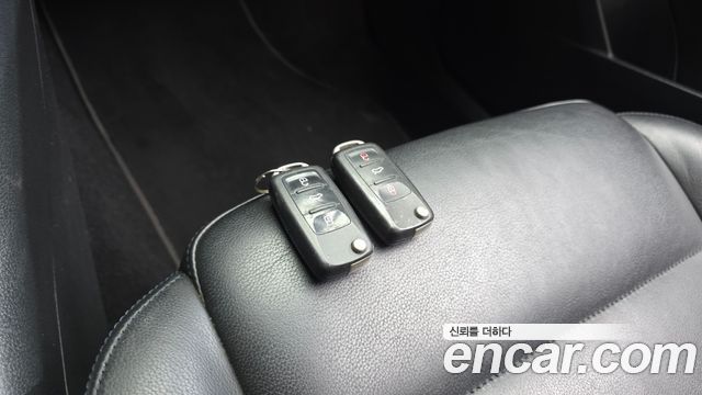 Volkswagen Tiguan 2012 — photo 17