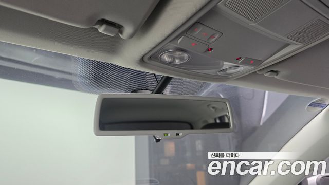 Volkswagen Tiguan 2012 — photo 18