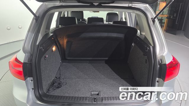 Volkswagen Tiguan 2012 — photo 20