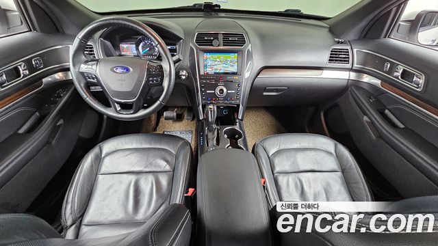 Ford Explorer 2018 — photo 10