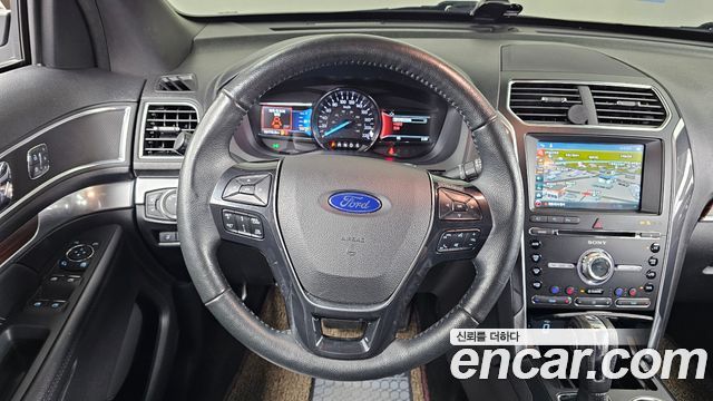 Ford Explorer 2018 — photo 19