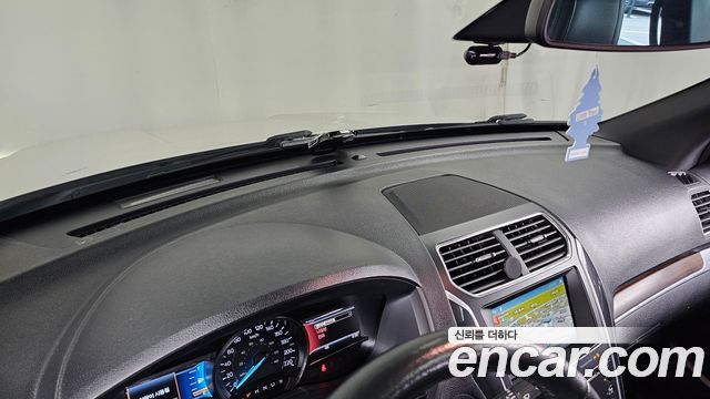 Ford Explorer 2018 — photo 21