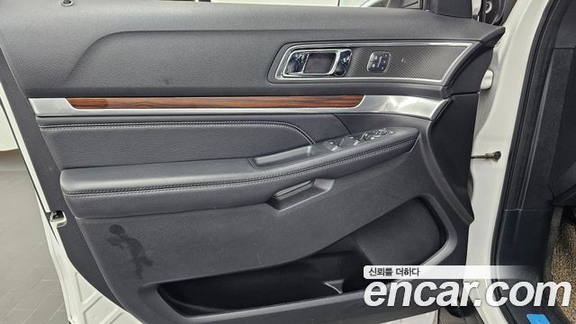 Ford Explorer 2018 — photo 14