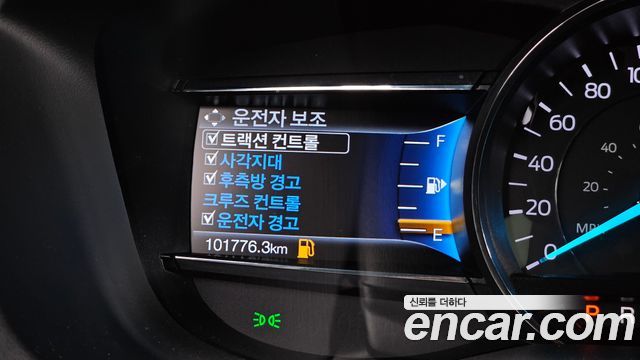 Ford Explorer 2018 — photo 32