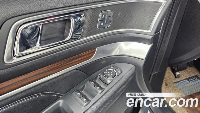 Ford Explorer 2018 — photo 35