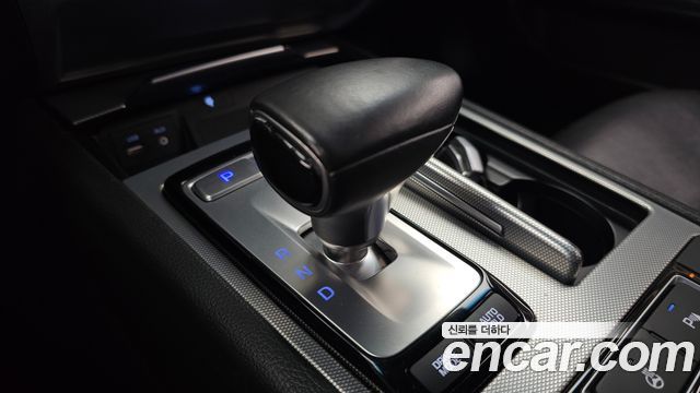 Genesis G80 2017 — photo 12