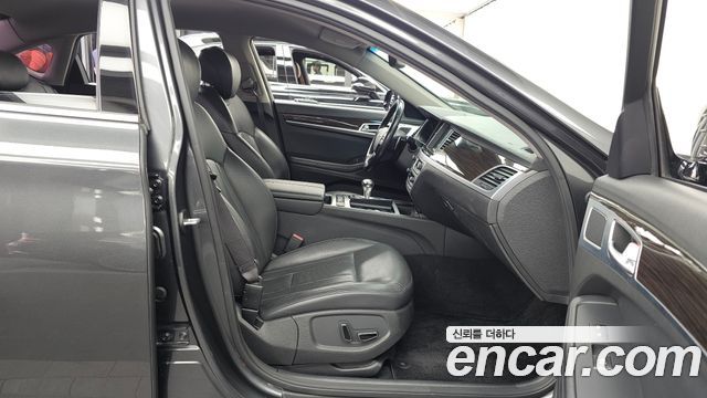 Genesis G80 2017 — photo 17