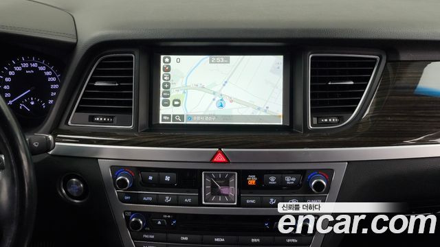 Genesis G80 2017 — photo 20
