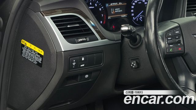 Genesis G80 2017 — photo 24