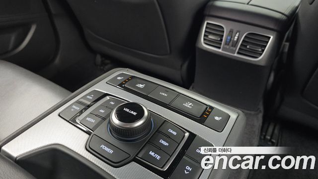 Genesis G80 2017 — photo 25