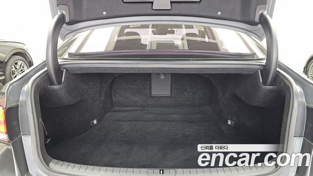 Genesis G80 2017 — photo 26