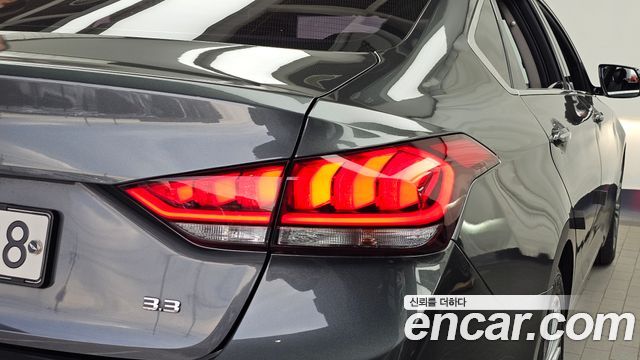 Genesis G80 2017 — photo 9