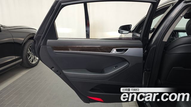 Genesis G80 2017 — photo 15