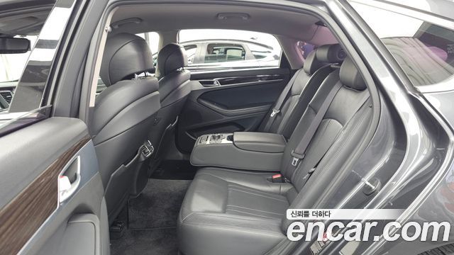 Genesis G80 2017 — photo 16
