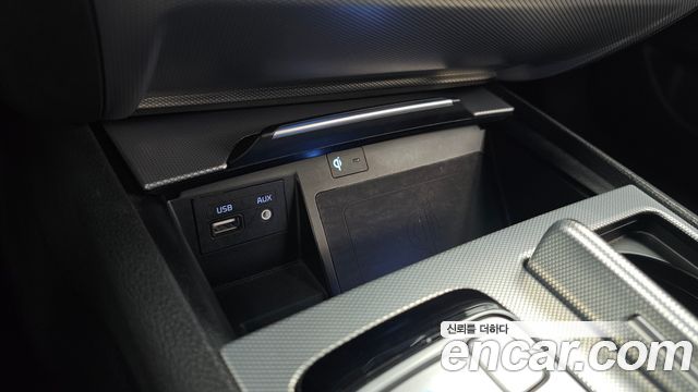 Genesis G80 2017 — photo 27