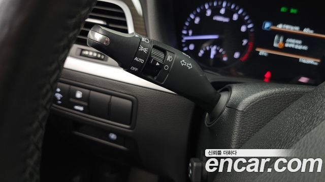 Genesis G80 2017 — photo 31