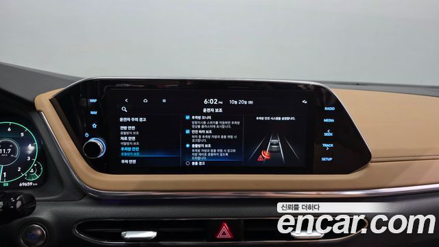 Hyundai Sonata 2022 — photo 16