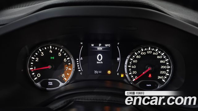 Jeep Renegade 2018 — photo 11