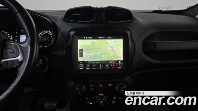 Jeep Renegade 2018 — photo 19
