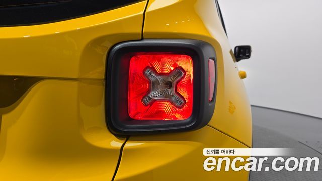 Jeep Renegade 2018 — photo 9