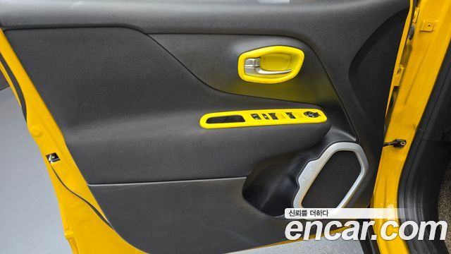 Jeep Renegade 2018 — photo 14