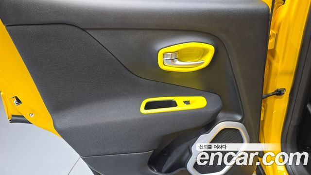 Jeep Renegade 2018 — photo 15
