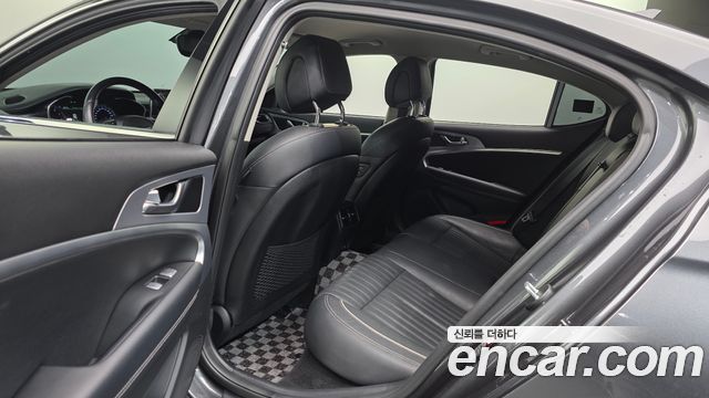 Genesis G70 2019 — photo 16